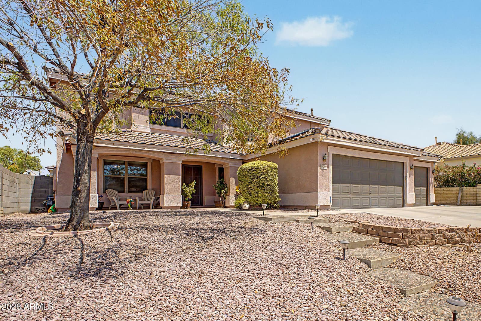10520 W JESSIE Lane, Peoria, AZ 85383 — photo 4 of 37