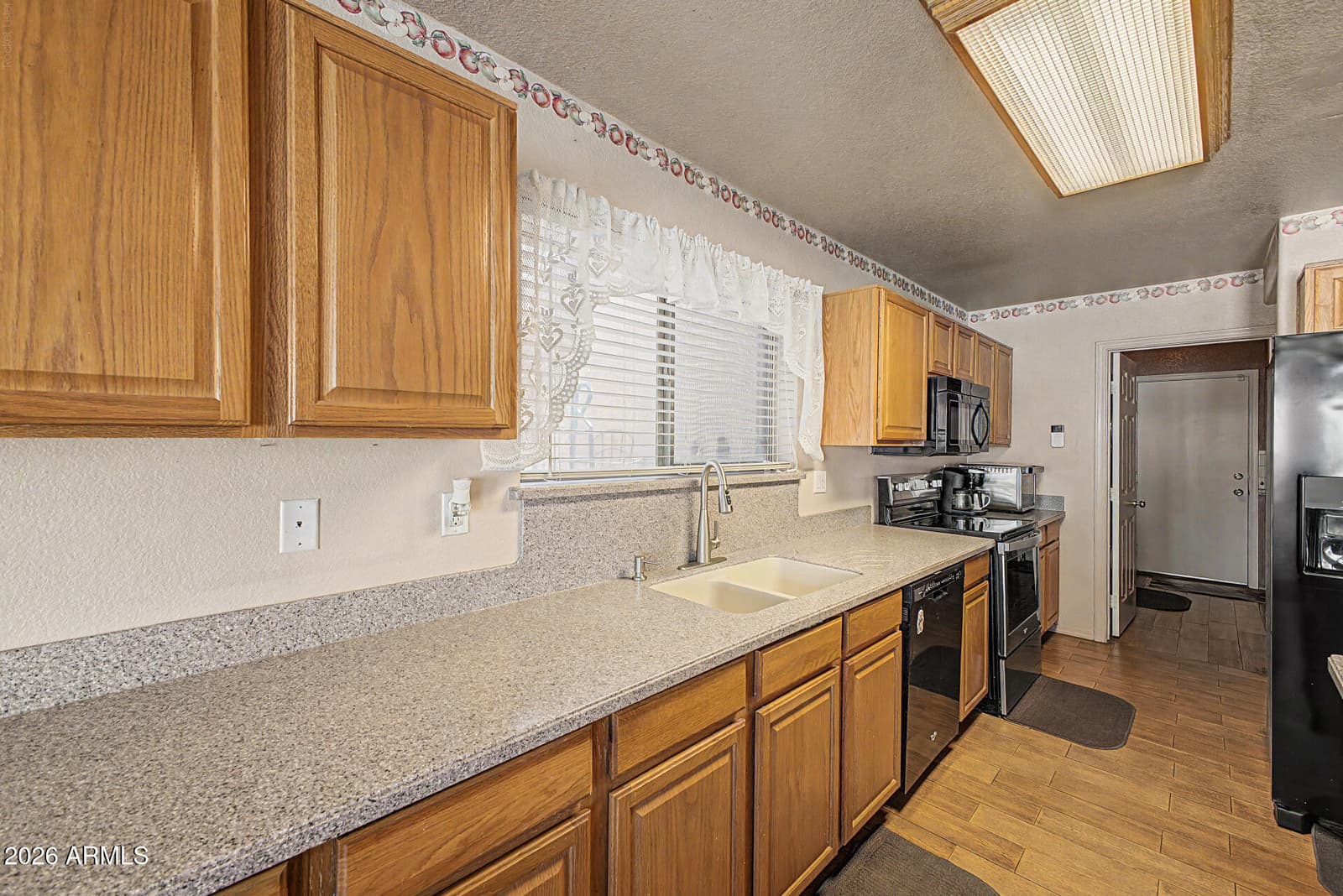 10520 W JESSIE Lane, Peoria, AZ 85383 — photo 18 of 37