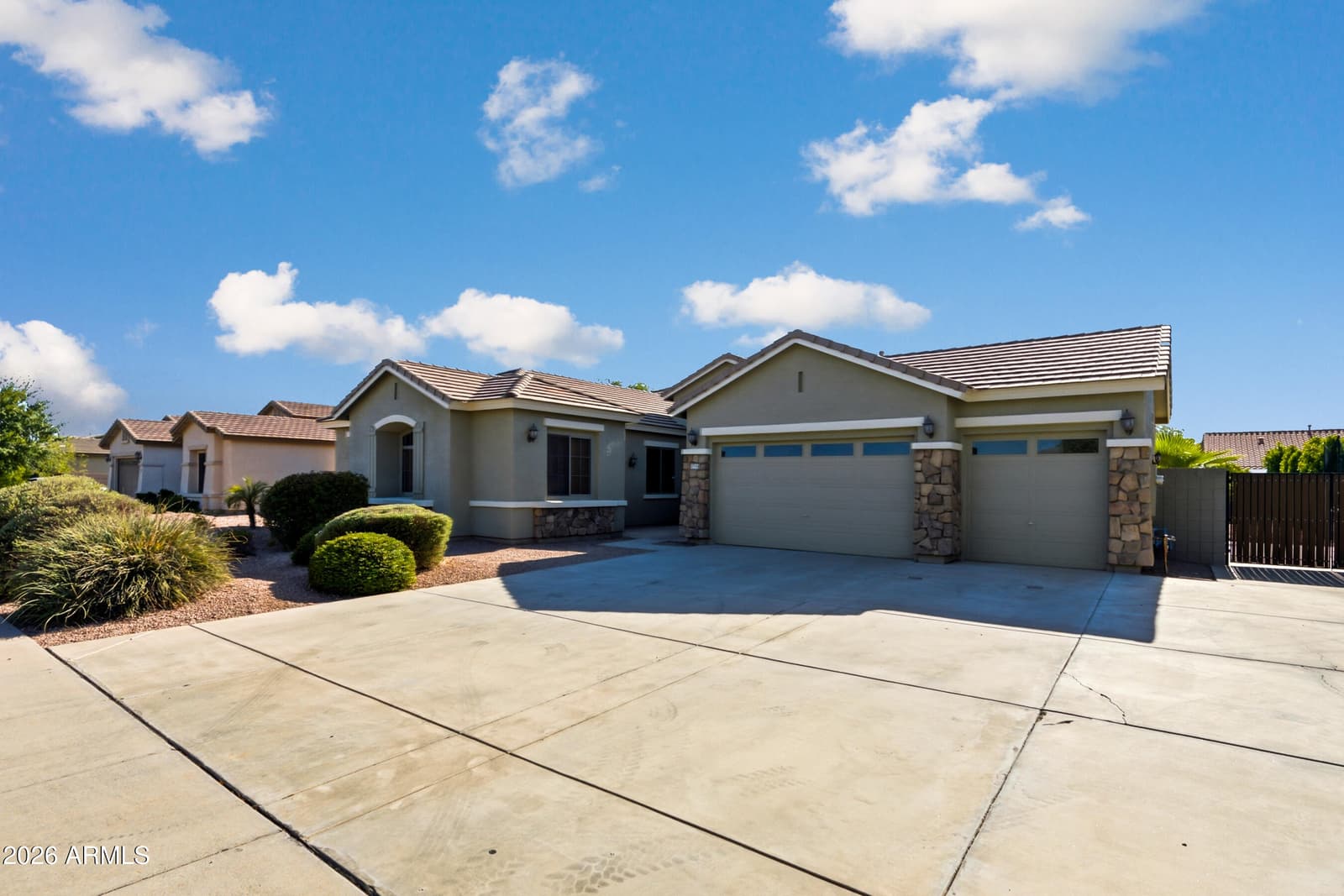 7594 N 85TH Drive, Glendale, AZ 85305 — photo 3 of 42