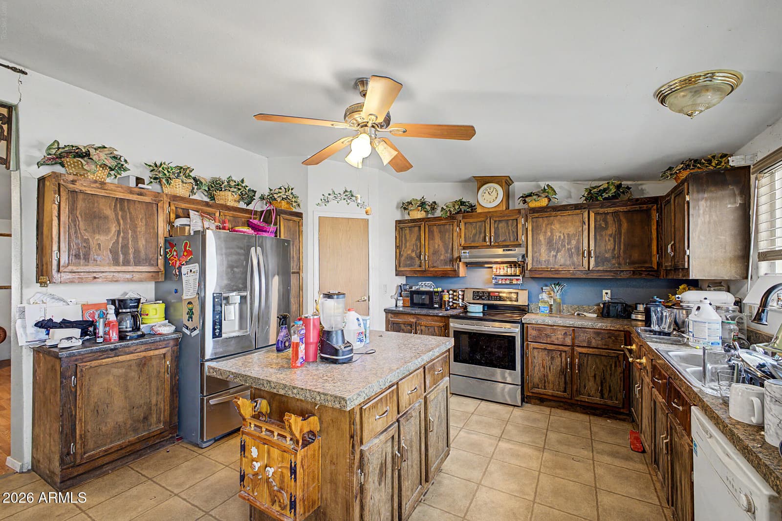 3142 W LAKE POWELL Drive, Casa Grande, AZ 85194 — photo 12 of 34
