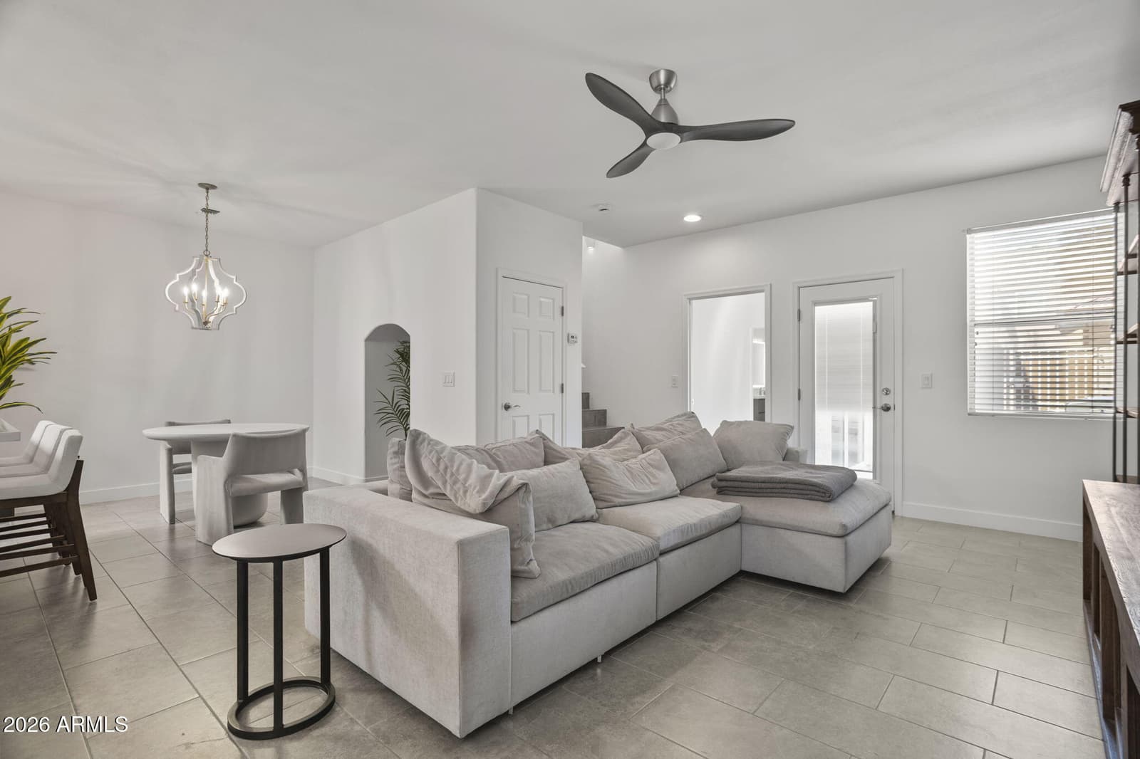 3221 N 37TH Street 18, Phoenix, AZ 85018 — photo 4 of 27