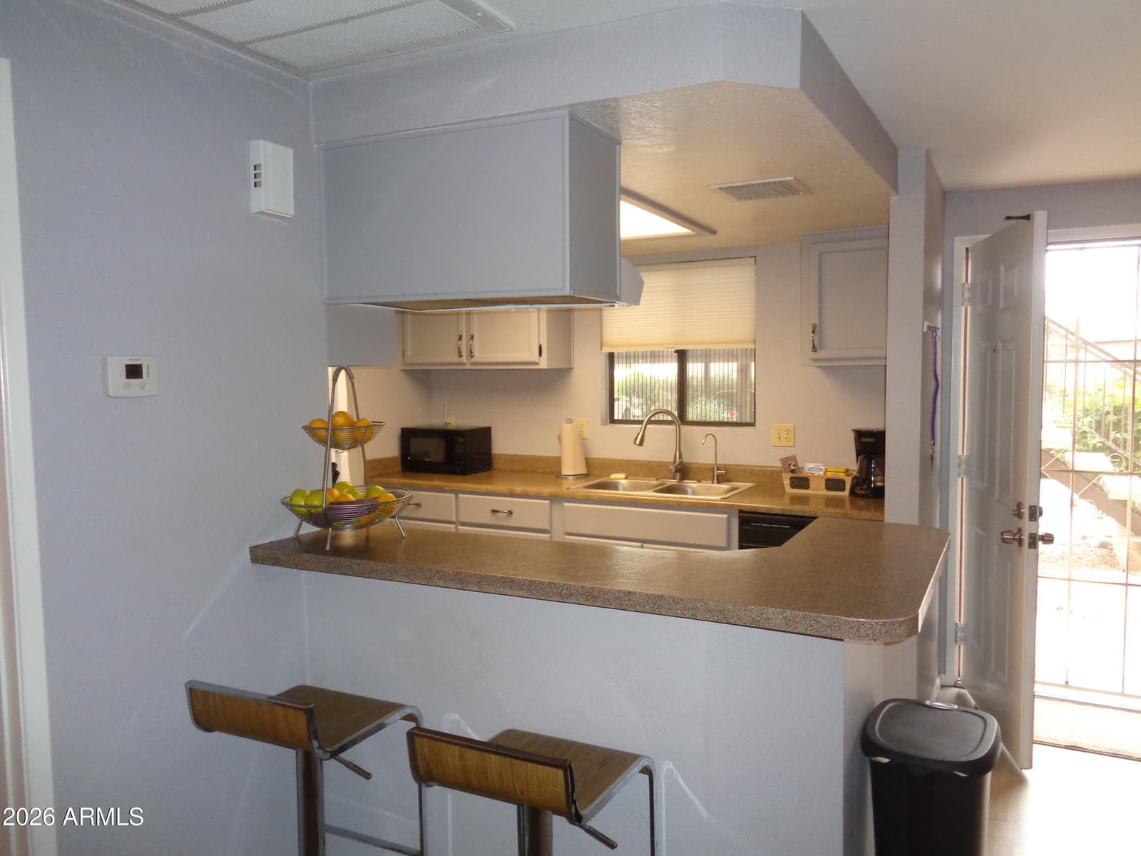 1352 E HIGHLAND Avenue 102, Phoenix, AZ 85014 — photo 9 of 18