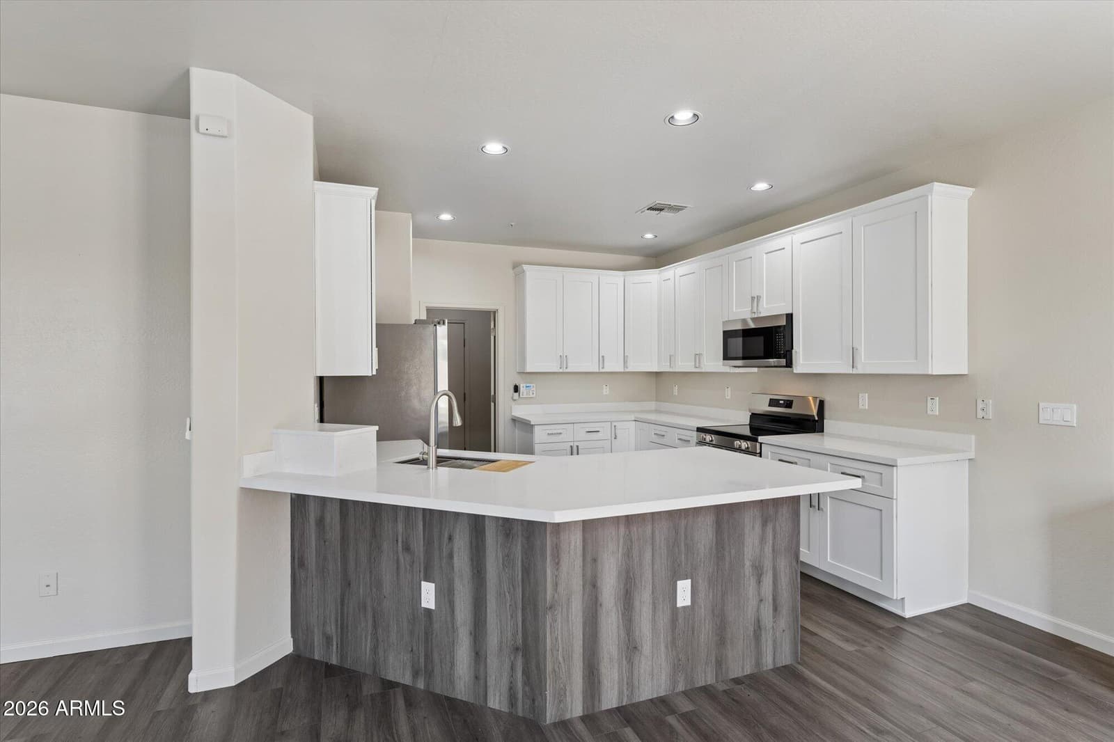 1433 N 80TH Lane, Phoenix, AZ 85043 — photo 10 of 43
