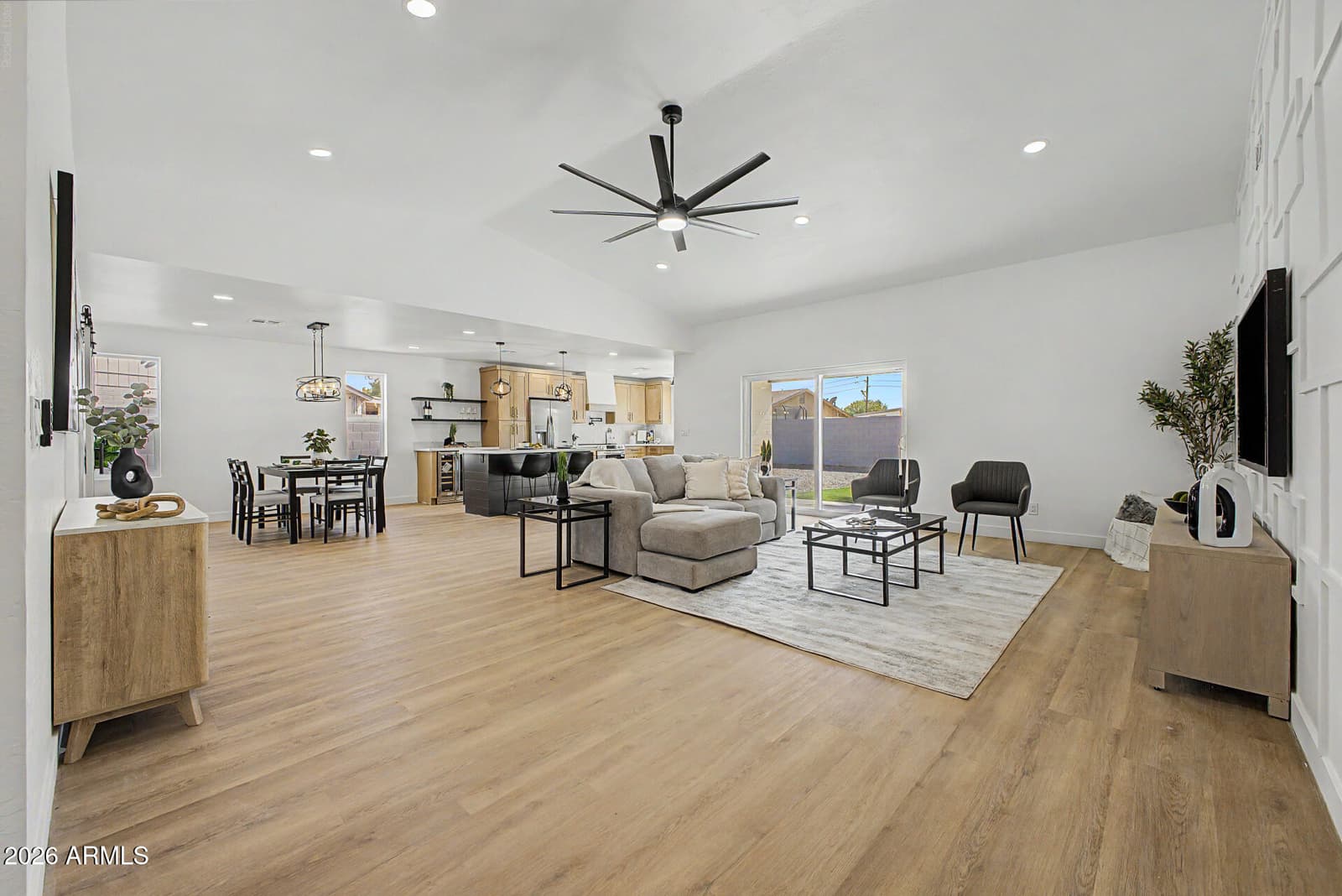 16420 N 46TH Lane, Glendale, AZ 85306 — photo 5 of 33