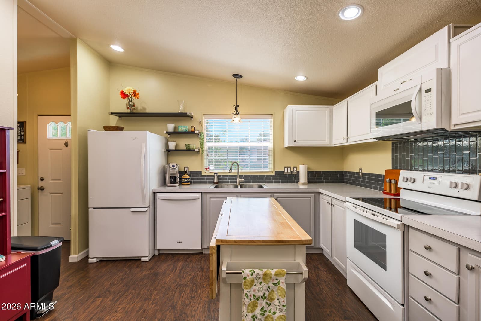 1750 W SHERRIE Drive, Flagstaff, AZ 86001 — photo 6 of 40
