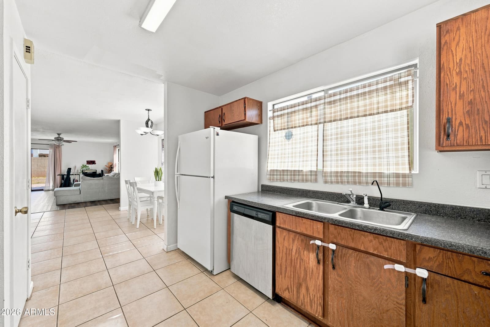 8734 W INDIANOLA Avenue, Phoenix, AZ 85037 — photo 8 of 20