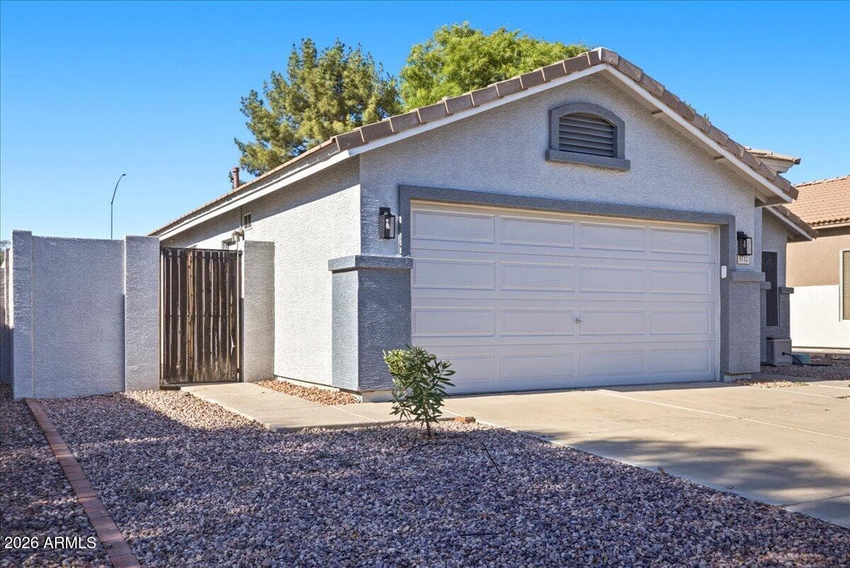 5712 E GABLE Avenue, Mesa, AZ 85206 — photo 4 of 33