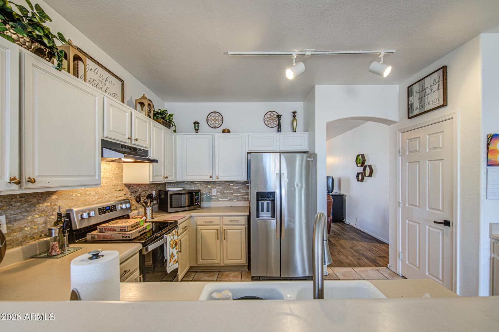 11554 W BERMUDA Drive, Avondale, AZ 85392 — photo 9 of 42