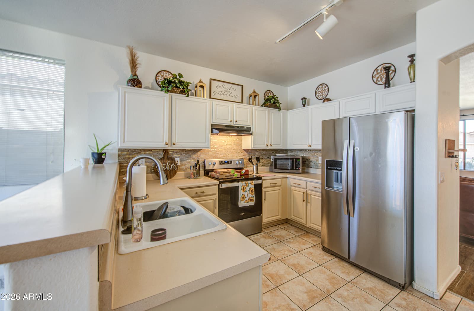 11554 W BERMUDA Drive, Avondale, AZ 85392 — photo 11 of 42