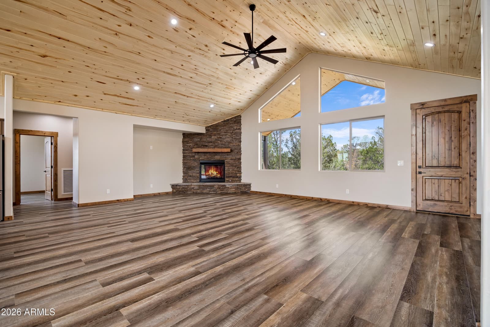 2747 Apollo Circle, Overgaard, AZ 85933 — photo 7 of 28