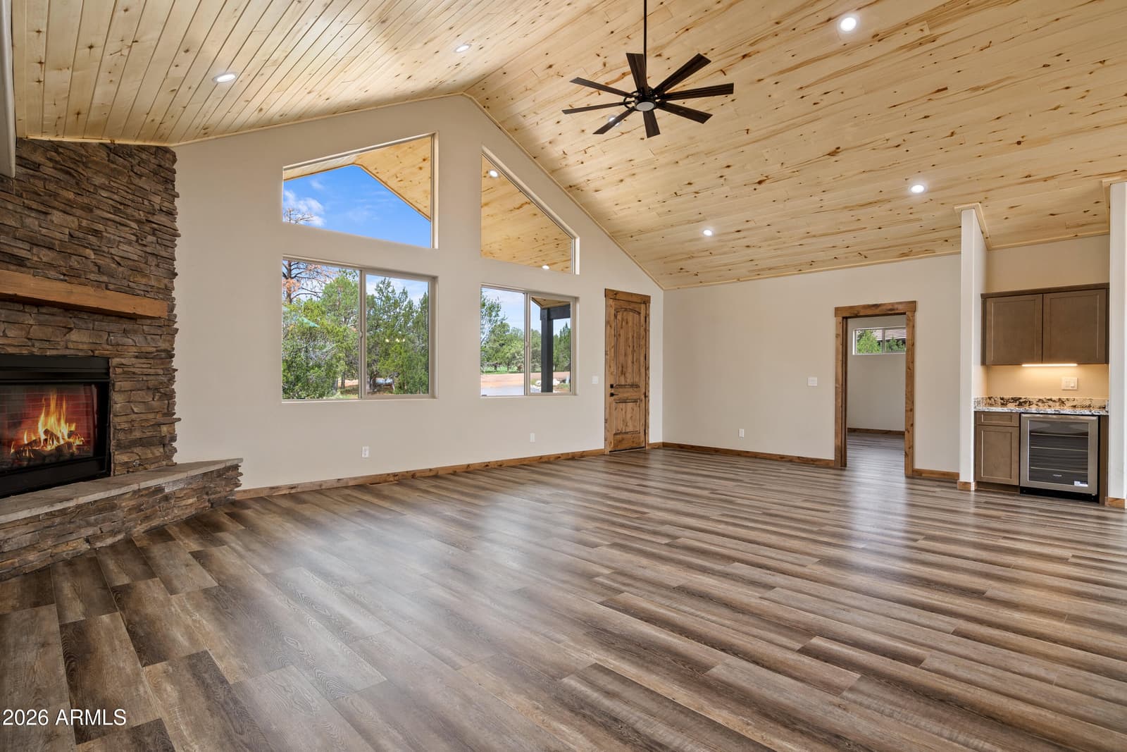 2747 Apollo Circle, Overgaard, AZ 85933 — photo 8 of 28