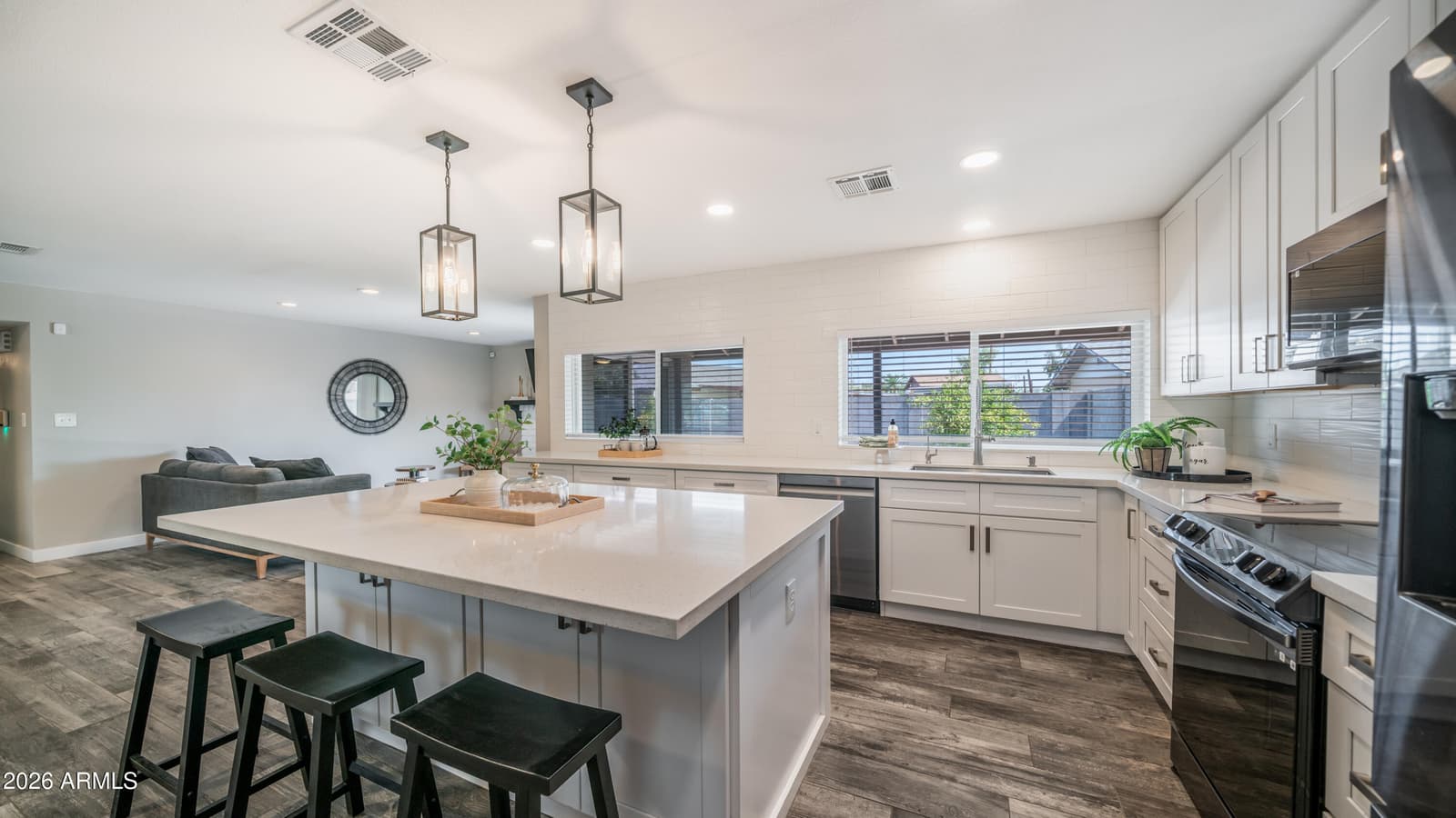 940 E HARMONY Avenue, Mesa, AZ 85204 — photo 10 of 42