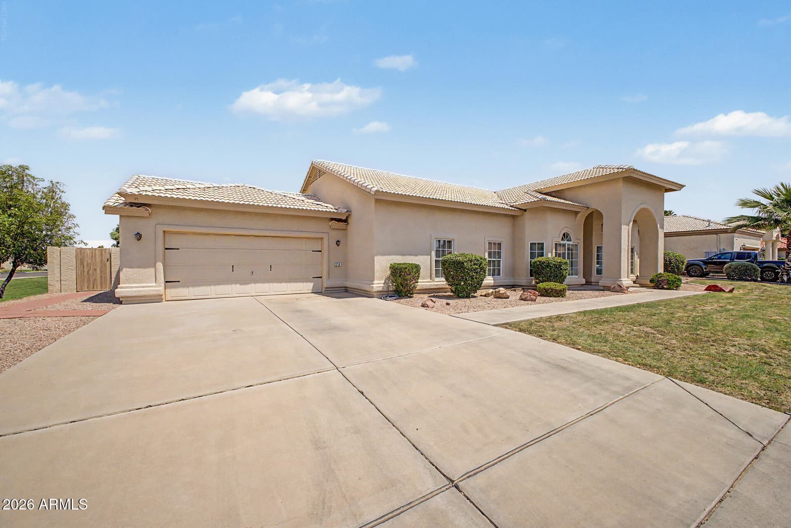 1210 E Clearview Drive, Casa Grande, AZ 85122 — photo 2 of 38