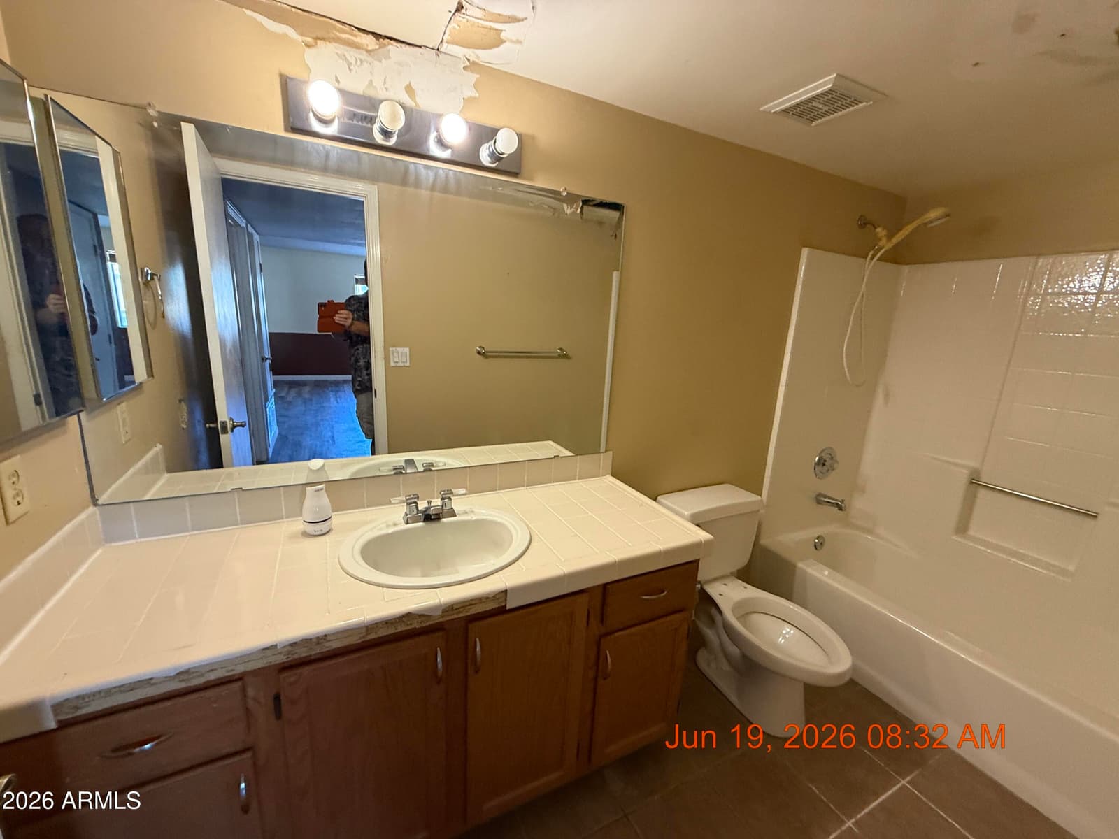 7511 W TONTO Drive, Glendale, AZ 85308 — photo 10 of 23