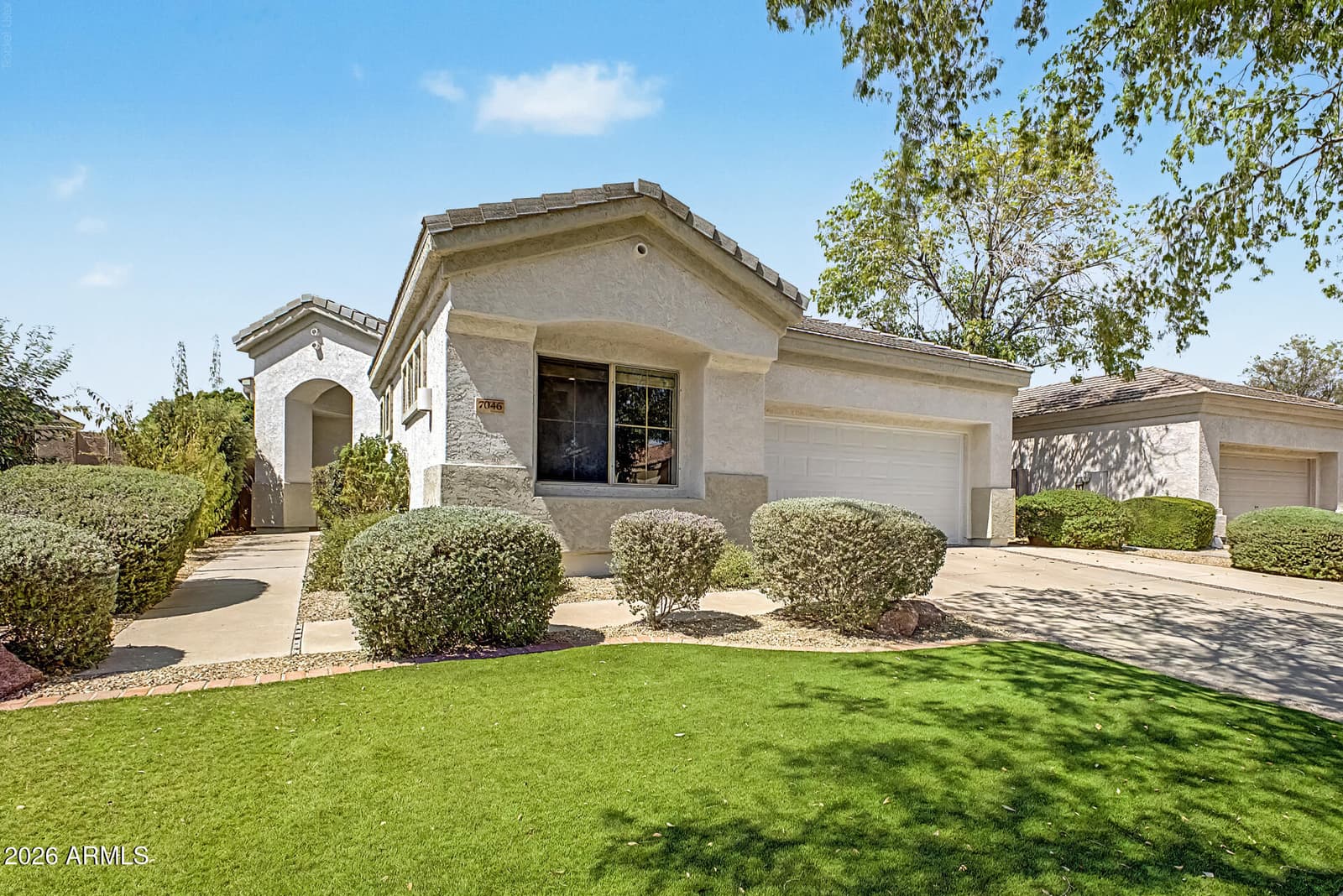 7046 W ROSE GARDEN Lane, Glendale, AZ 85308 — photo 4 of 45