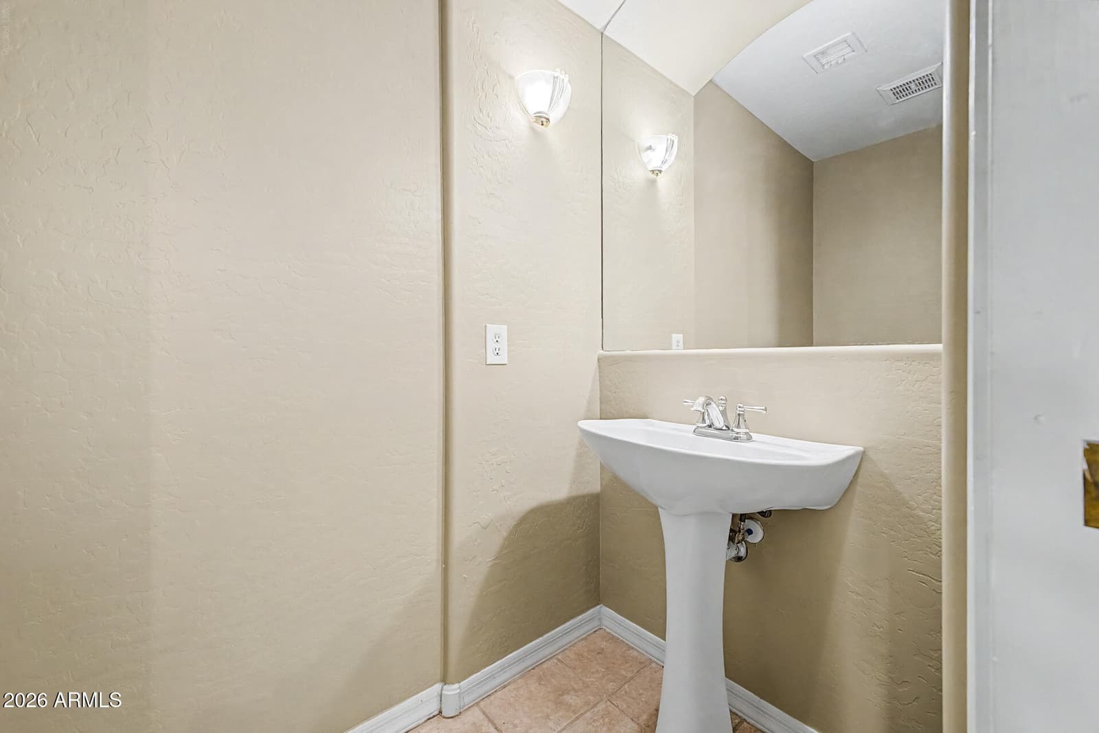 7046 W ROSE GARDEN Lane, Glendale, AZ 85308 — photo 13 of 45