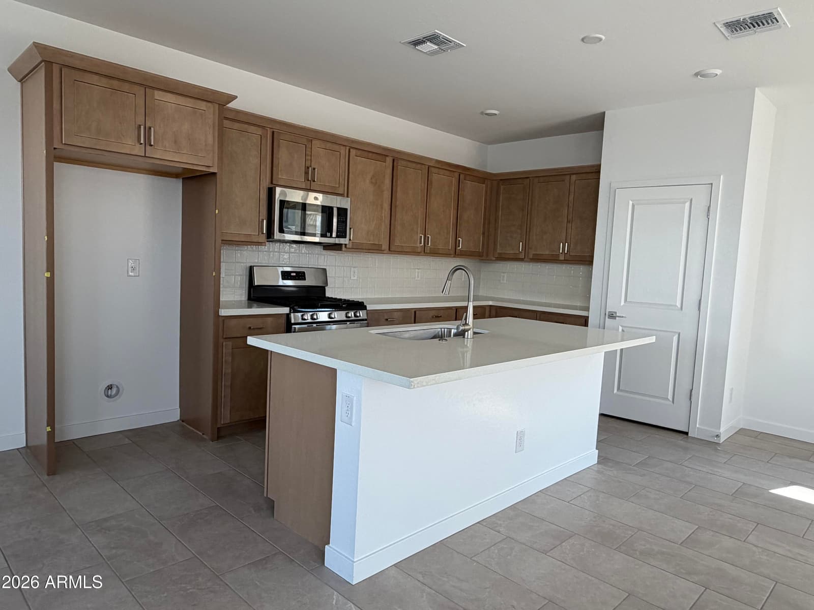 3153 S 180th Lane, Goodyear, AZ 85338 — photo 3 of 7