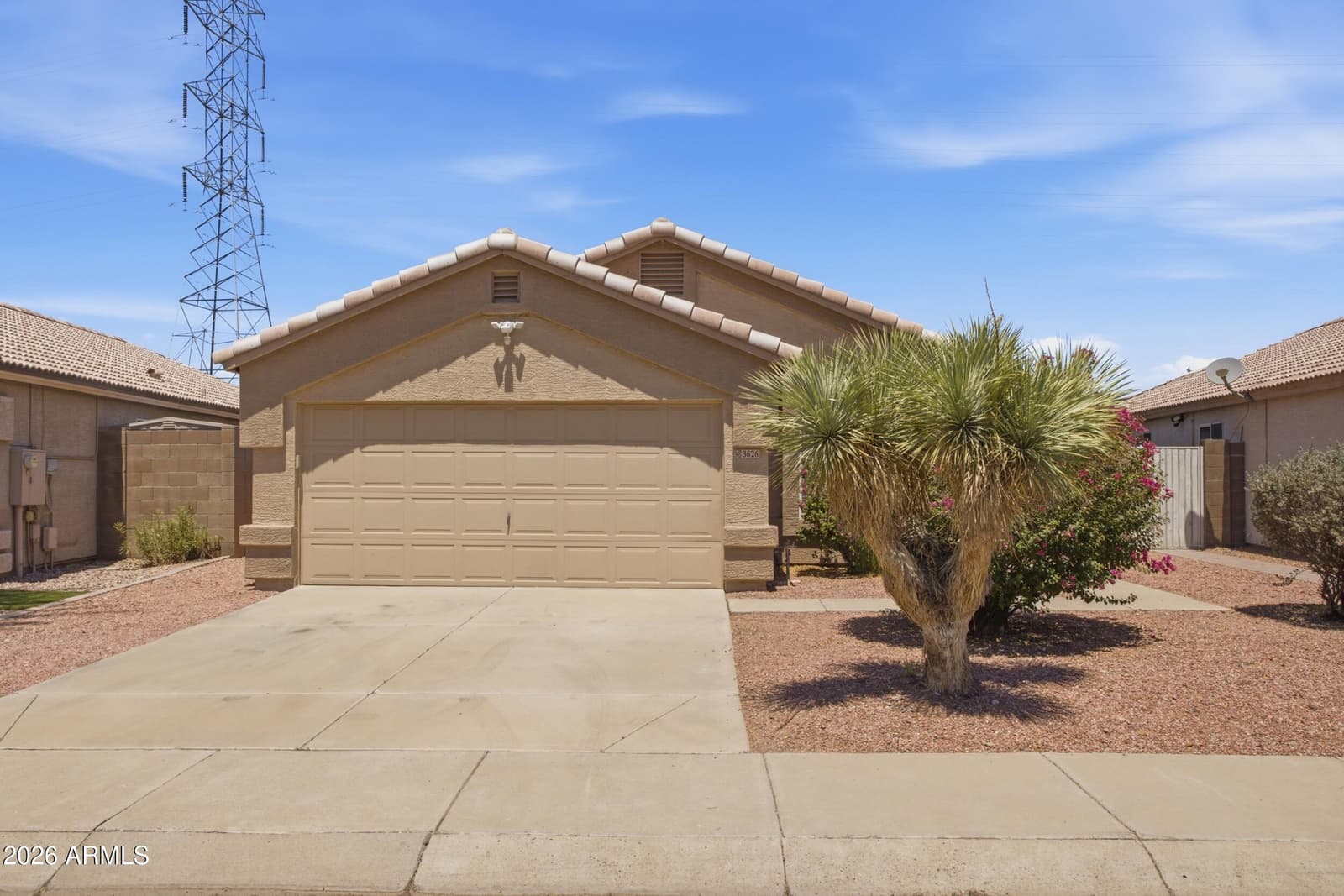 3626 W SAGUARO PARK Lane, Glendale, AZ 85310 — photo 5 of 40