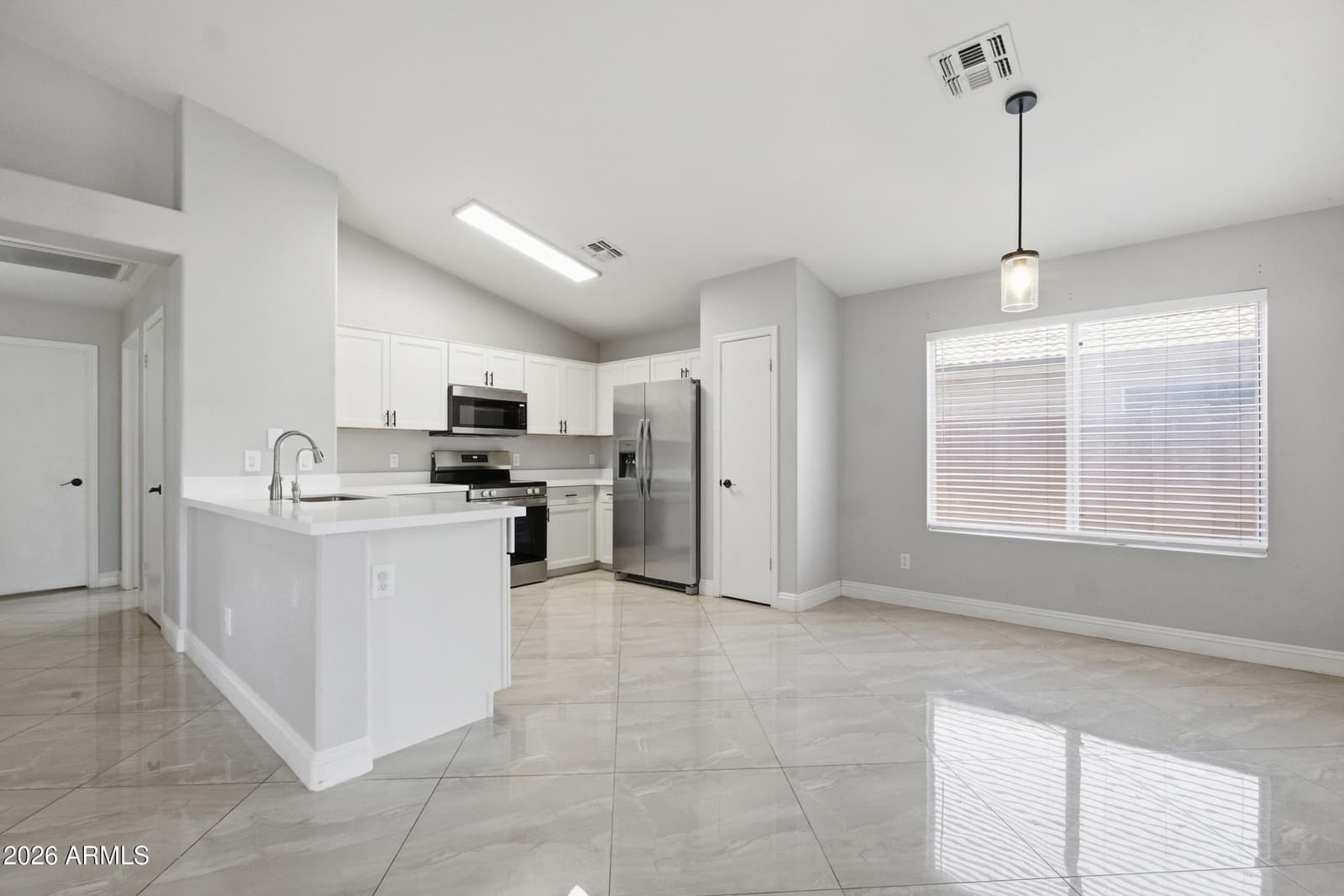 3626 W SAGUARO PARK Lane, Glendale, AZ 85310 — photo 10 of 40