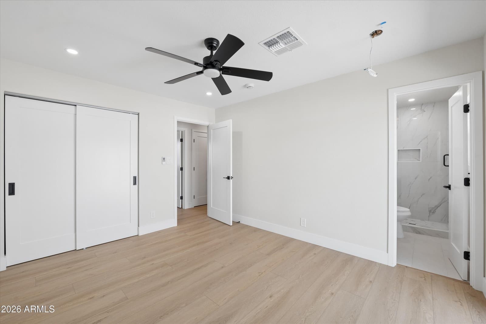 12240 N 26TH Drive, Phoenix, AZ 85029 — photo 14 of 36