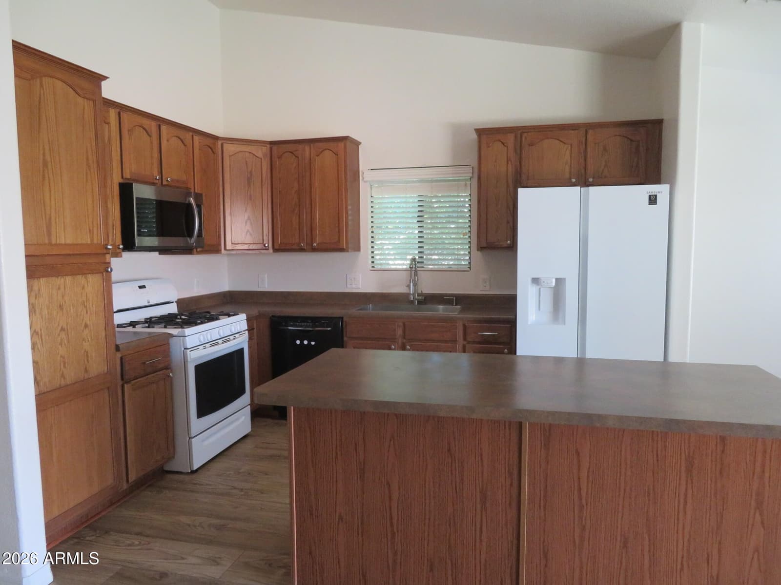 3351 AMBER Way, Sierra Vista, AZ 85635 — photo 9 of 35