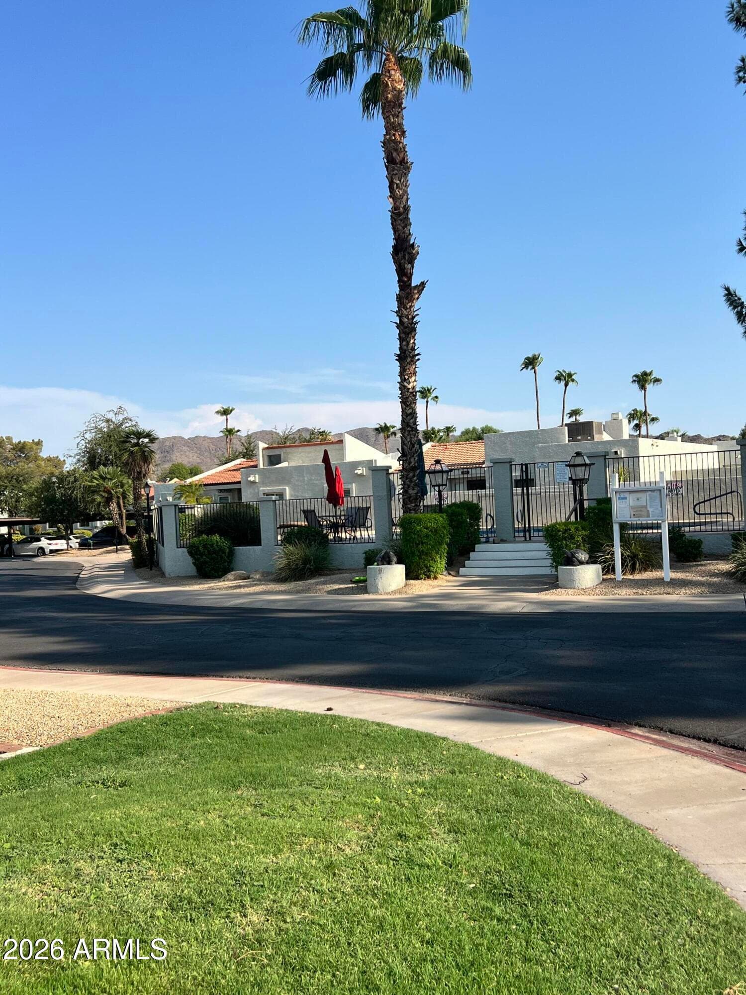 3081 E Cannon Drive, Phoenix, AZ 85028 — photo 5 of 16