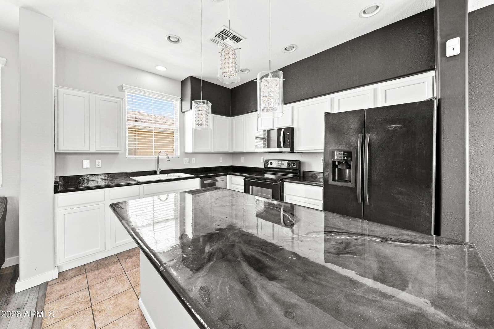 2012 N 78TH Glen, Phoenix, AZ 85035 — photo 6 of 37