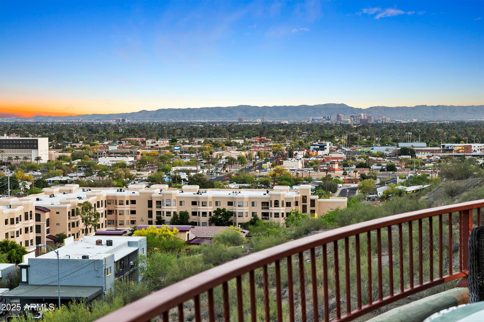 10005 N 1ST Drive, Phoenix, AZ 85021 — photo 4 of 8
