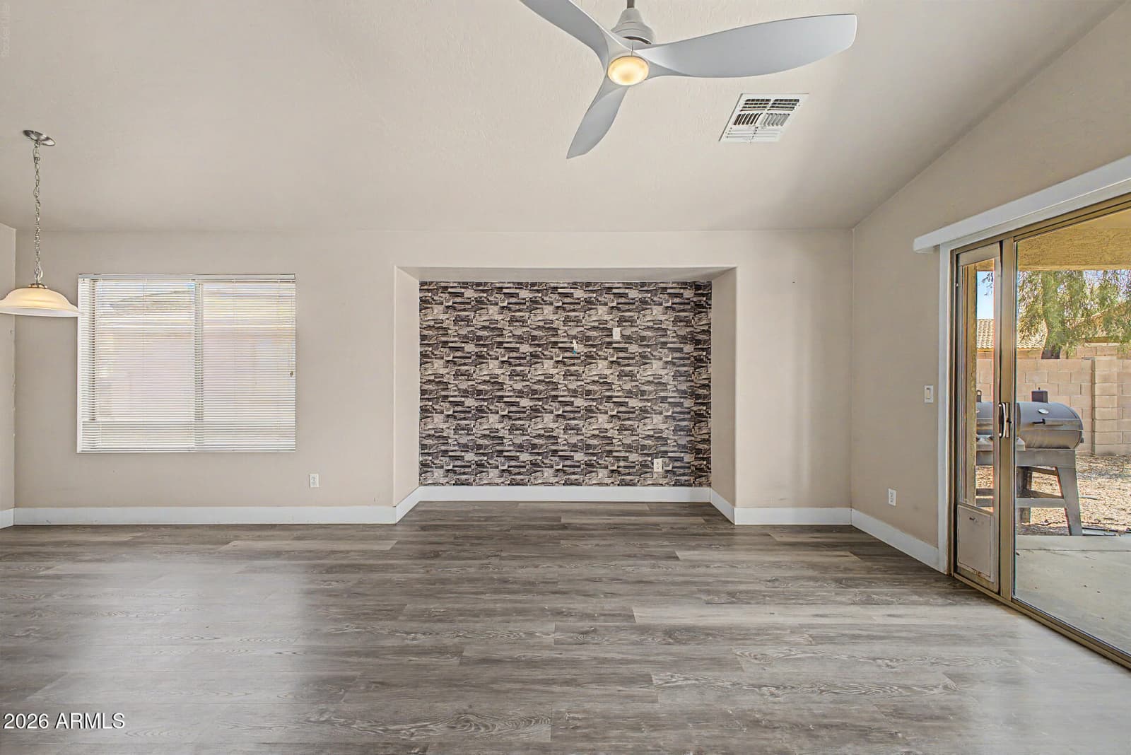 1513 E GROVE Street, Phoenix, AZ 85040 — photo 9 of 28