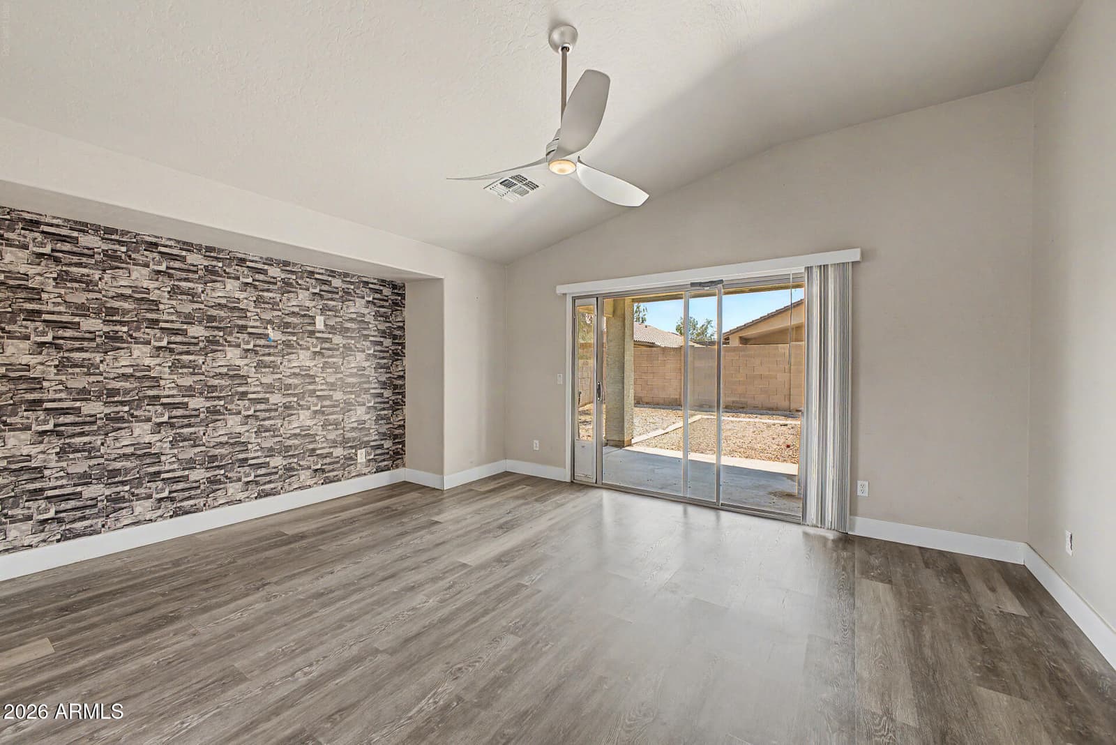 1513 E GROVE Street, Phoenix, AZ 85040 — photo 10 of 28