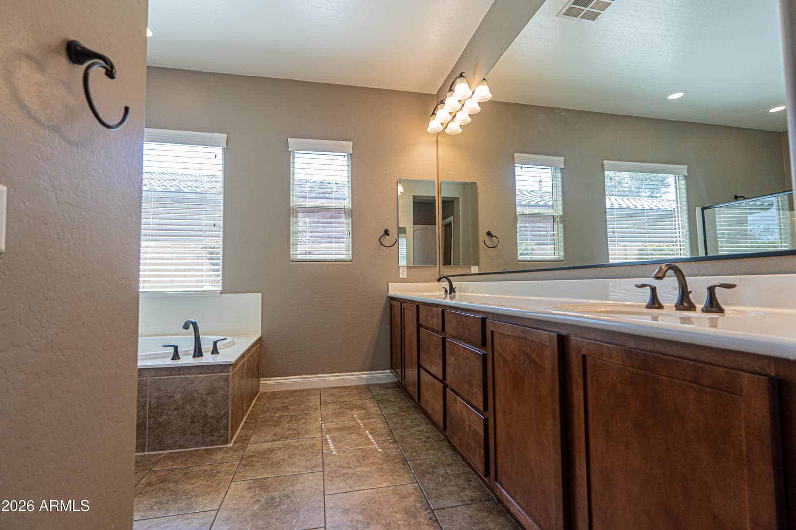 2948 E MAPLEWOOD Street, Gilbert, AZ 85297 — photo 7 of 33
