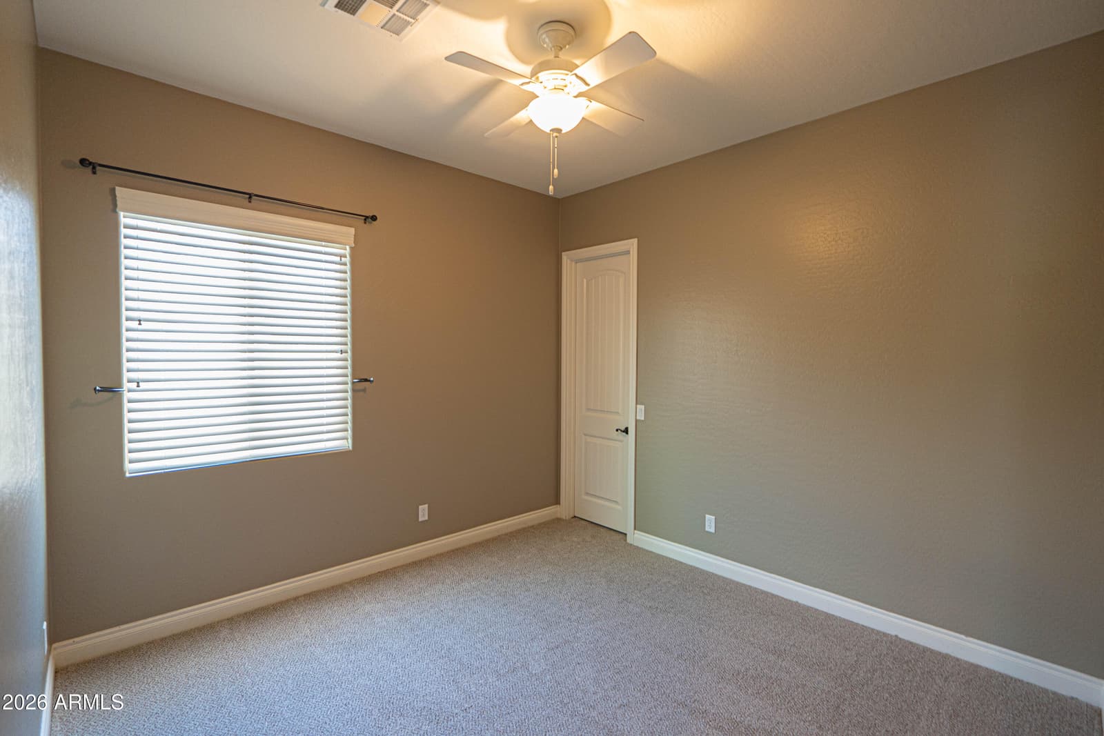 2948 E MAPLEWOOD Street, Gilbert, AZ 85297 — photo 12 of 33