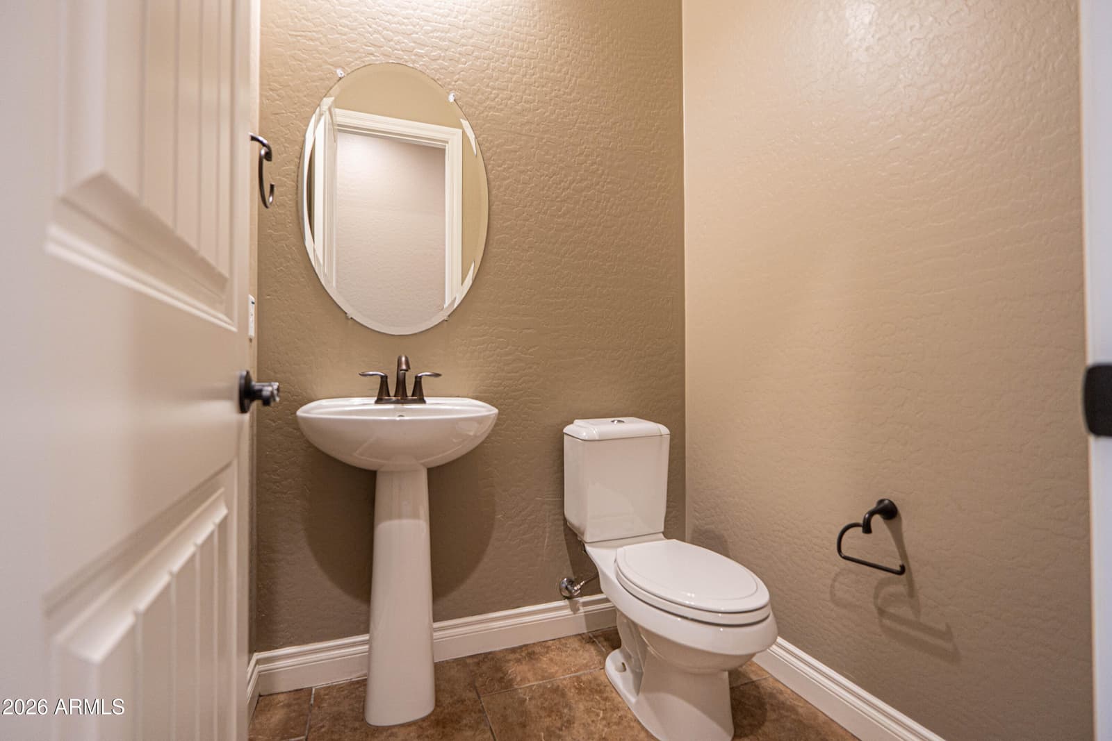 2948 E MAPLEWOOD Street, Gilbert, AZ 85297 — photo 18 of 33