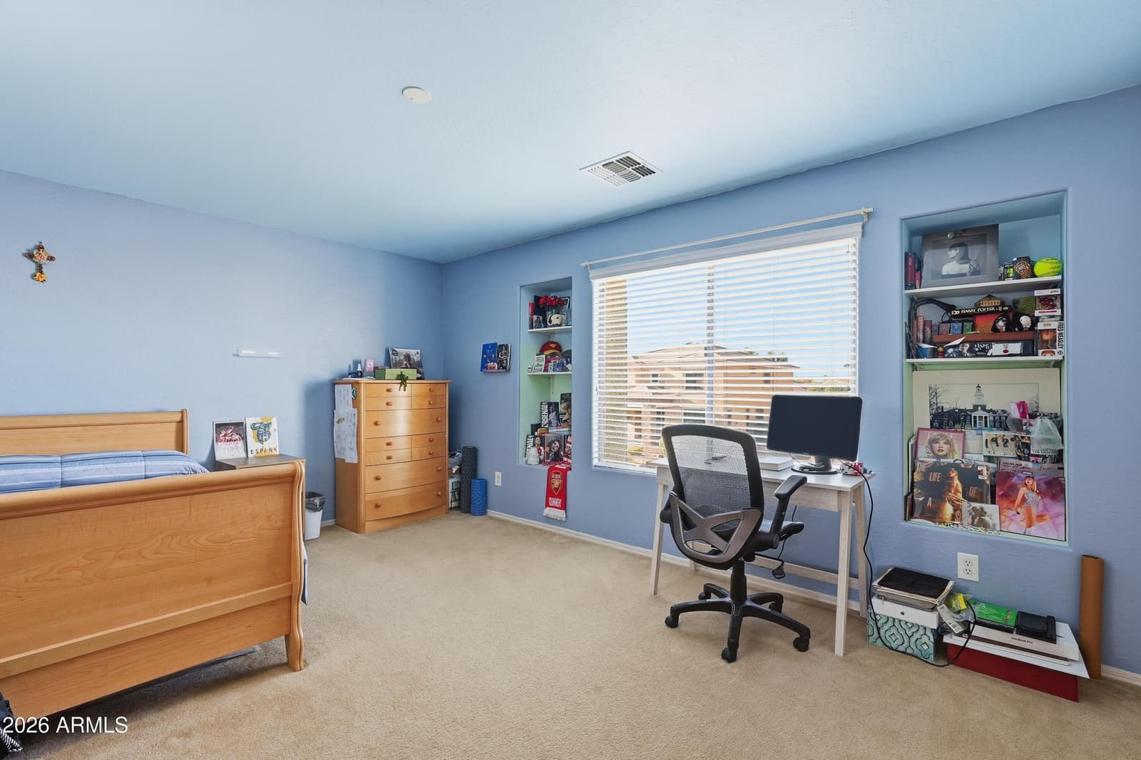18391 W Port Royale Lane, Surprise, AZ 85388 — photo 11 of 48