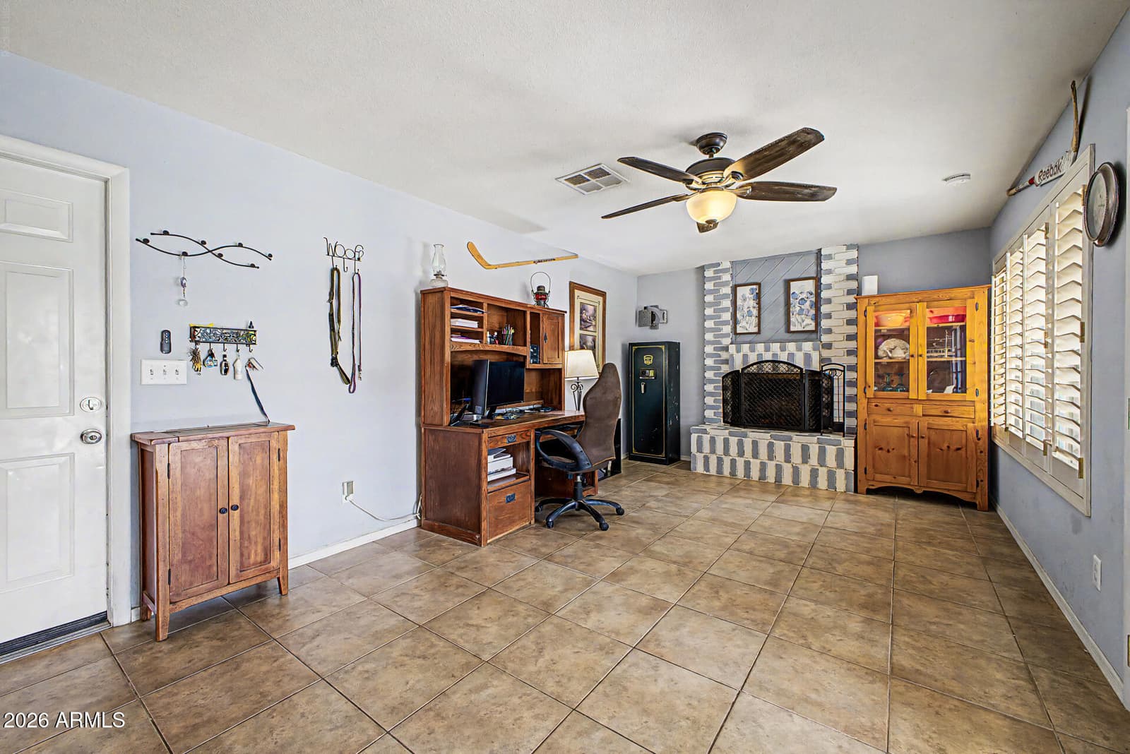 2417 W MONTE CRISTO Avenue, Phoenix, AZ 85023 — photo 9 of 25