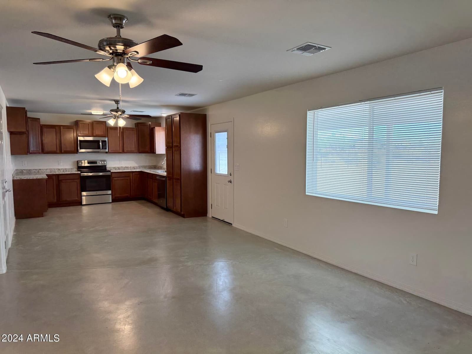 20661 E LEAVITT Lane, Florence, AZ 85132 — photo 8 of 31