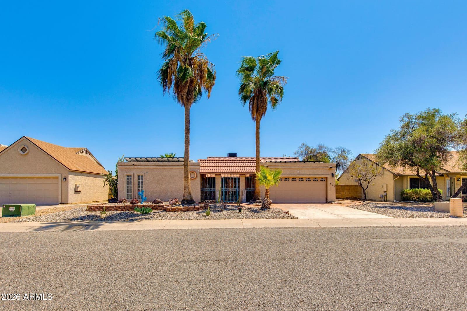 825 E PIUTE Avenue, Phoenix, AZ 85024 — photo 1 of 50