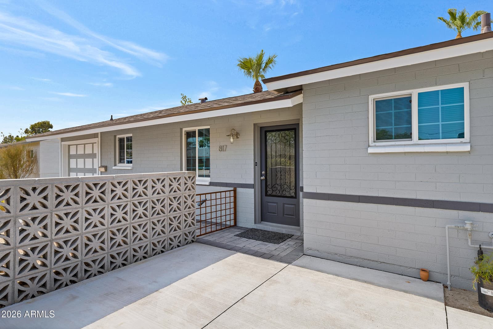 817 W OREGON Avenue, Phoenix, AZ 85013 — photo 4 of 26