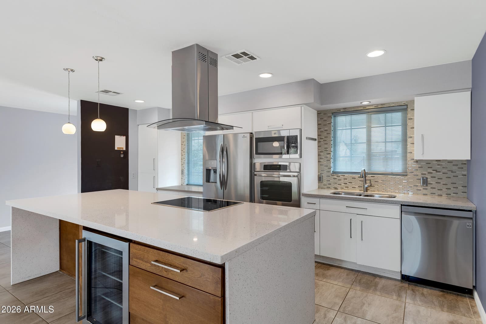 817 W OREGON Avenue, Phoenix, AZ 85013 — photo 8 of 26