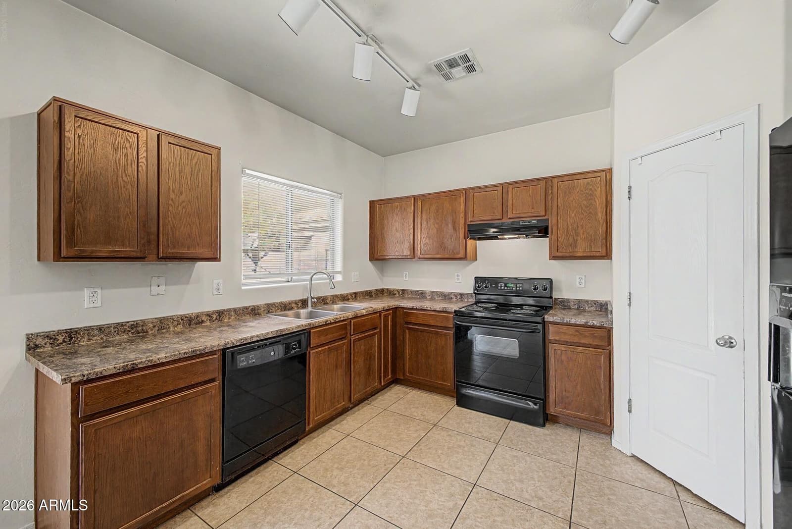 8722 W HEBER Road, Tolleson, AZ 85353 — photo 7 of 29