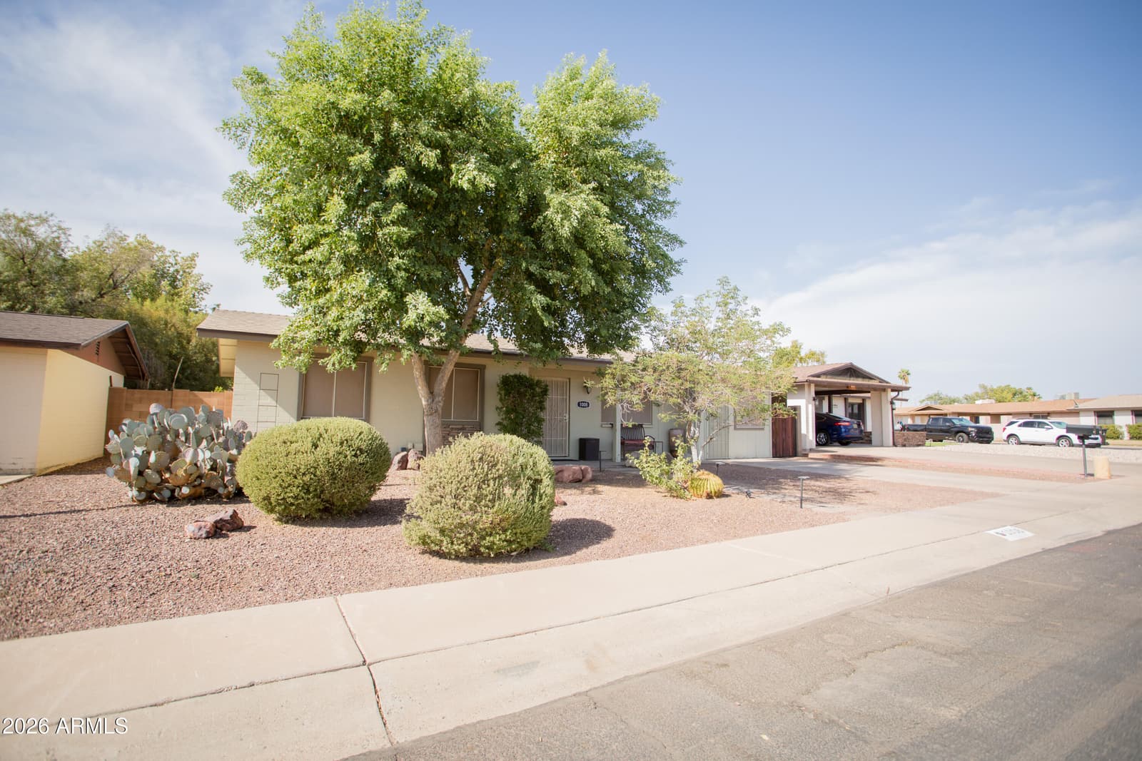 1008 W MURIEL Drive, Phoenix, AZ 85023 — photo 1 of 24