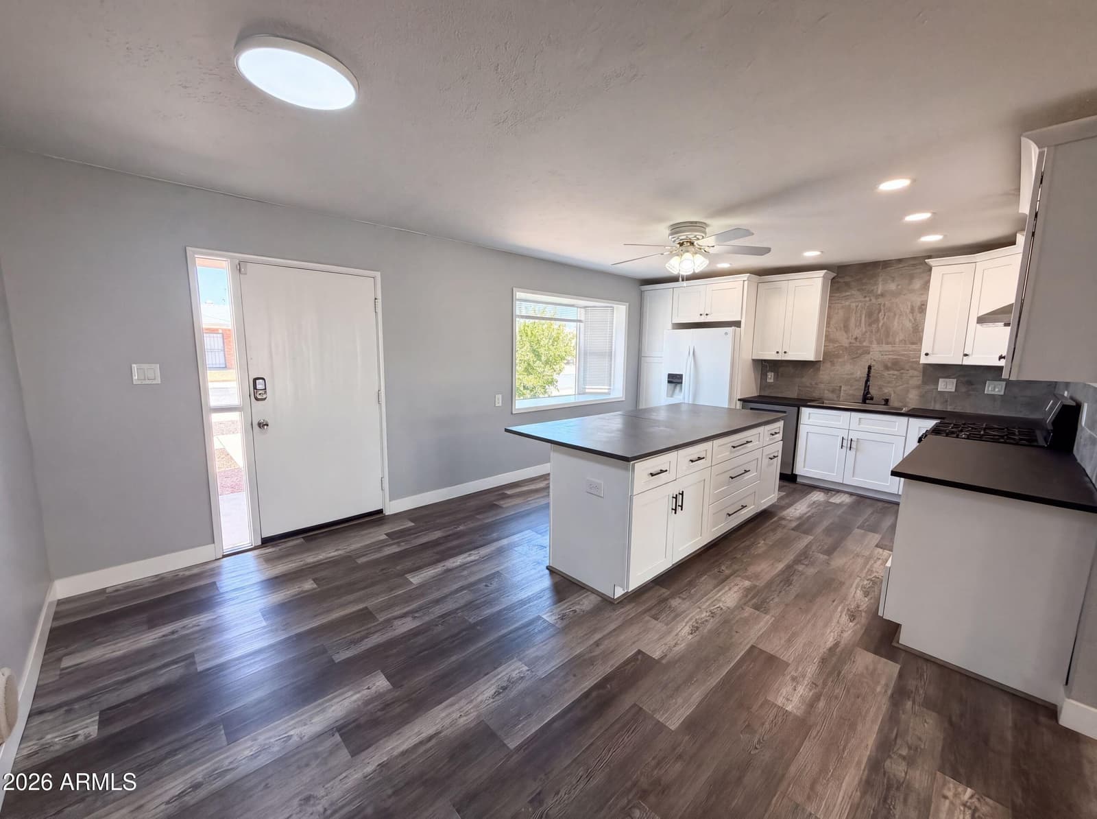 7329 E LEWIS Avenue, Scottsdale, AZ 85257 — photo 6 of 24