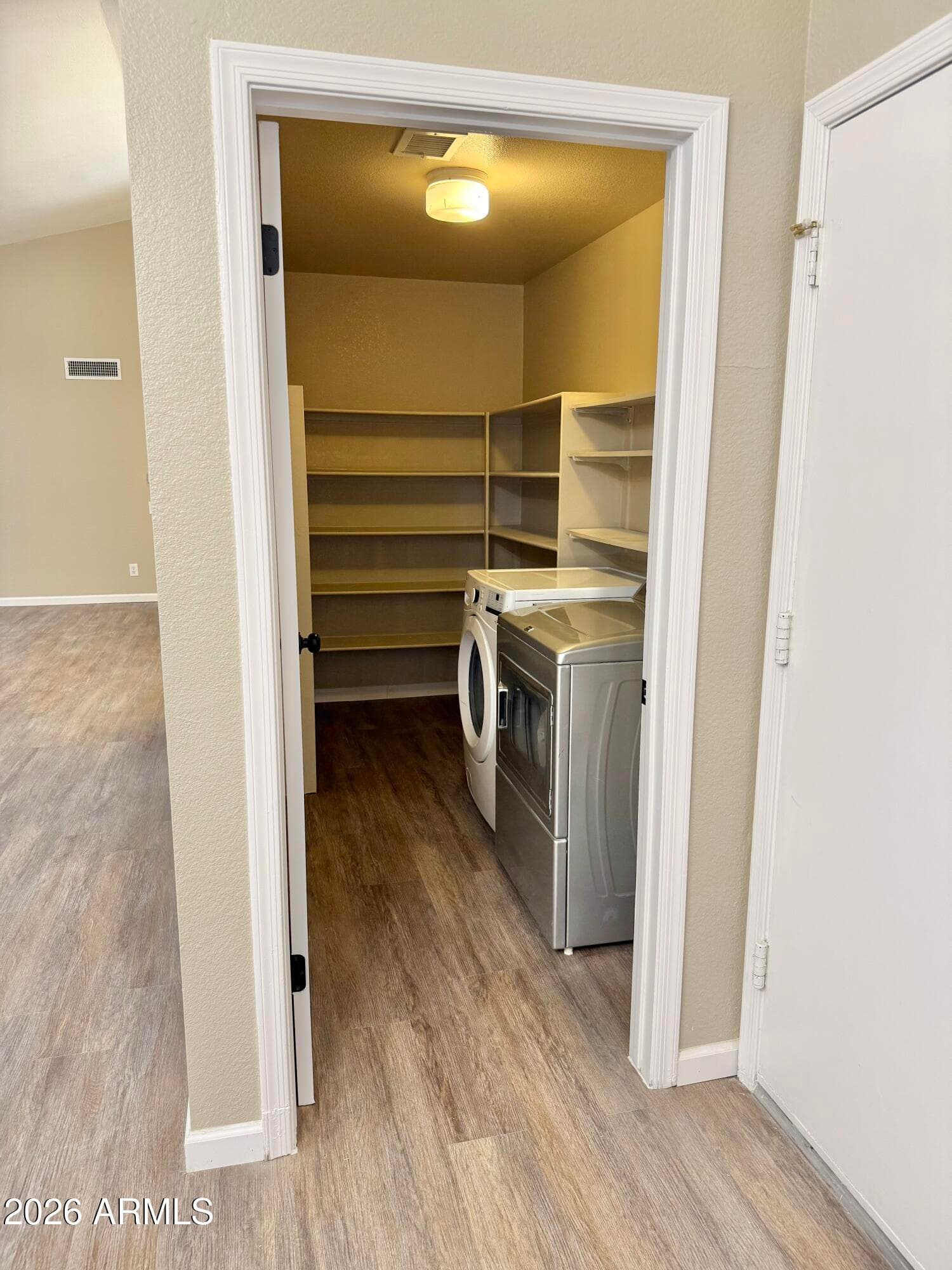 7925 W DREYFUS Drive, Peoria, AZ 85381 — photo 6 of 18