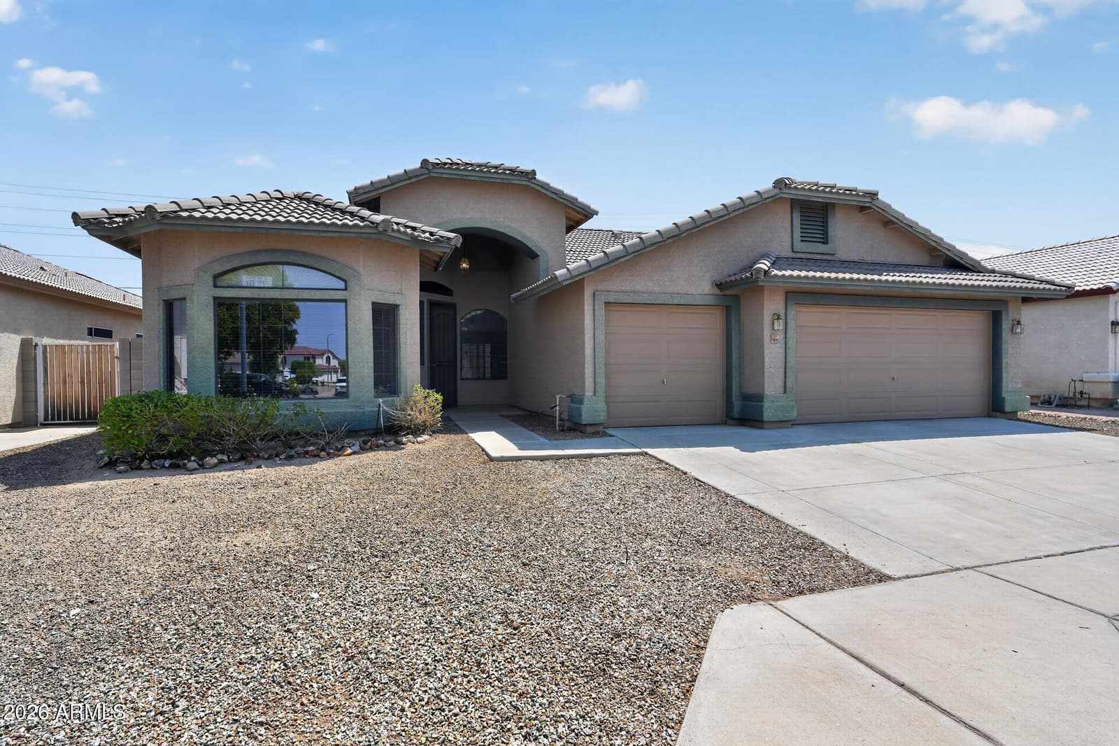 9001 S 7TH Drive, Phoenix, AZ 85041 — photo 1 of 20