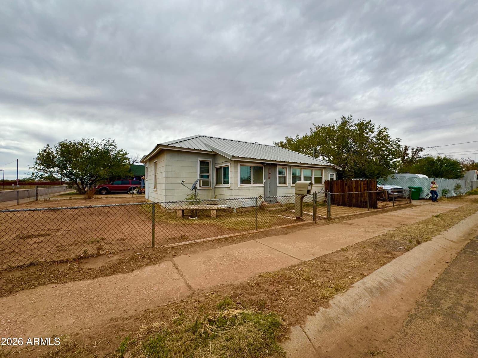 901 N PRAIRIE Avenue, Winslow, AZ 86047 — photo 12 of 18