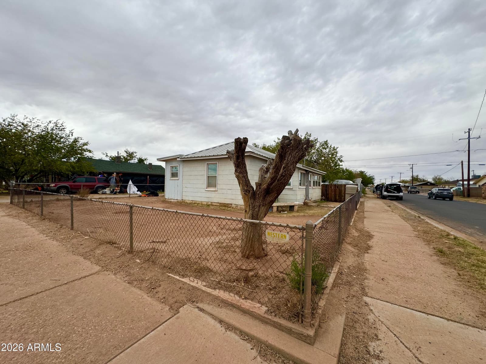 901 N PRAIRIE Avenue, Winslow, AZ 86047 — photo 13 of 18