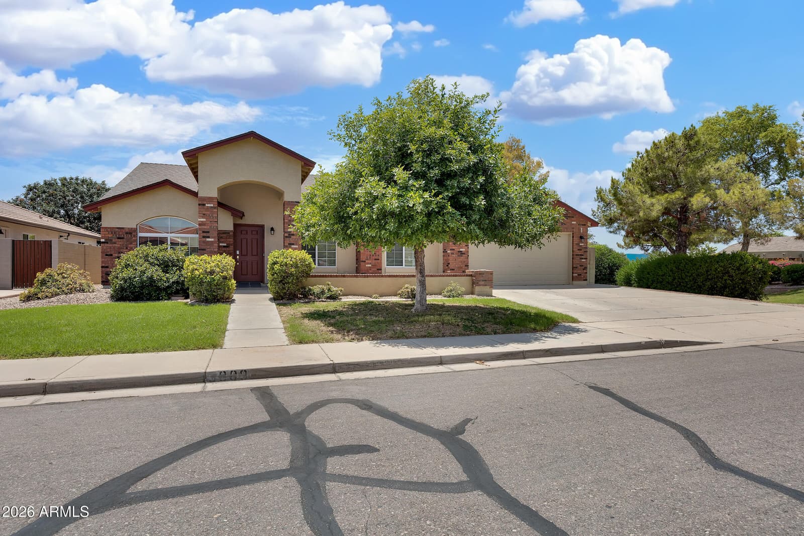3889 E MEADOW LAND Drive, San Tan Valley, AZ 85140 — photo 1 of 41