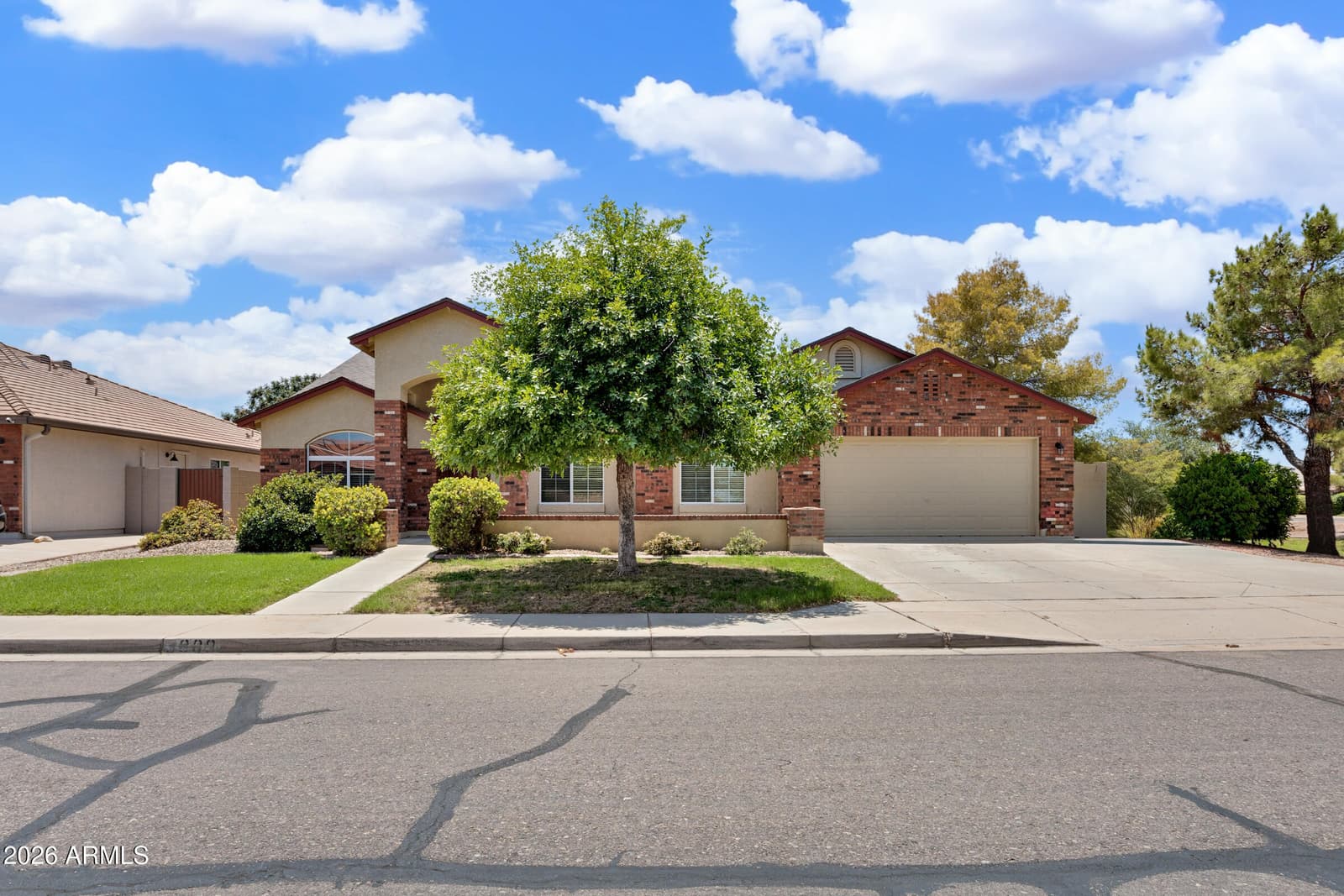 3889 E MEADOW LAND Drive, San Tan Valley, AZ 85140 — photo 3 of 41