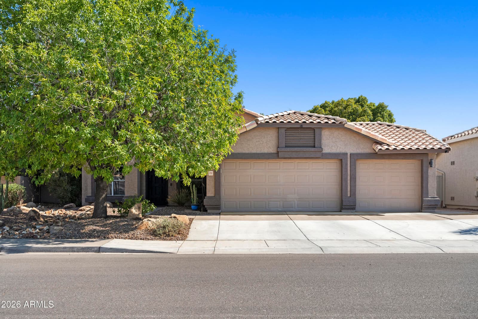1711 W SPRINGFIELD Way, Chandler, AZ 85286 — photo 2 of 74