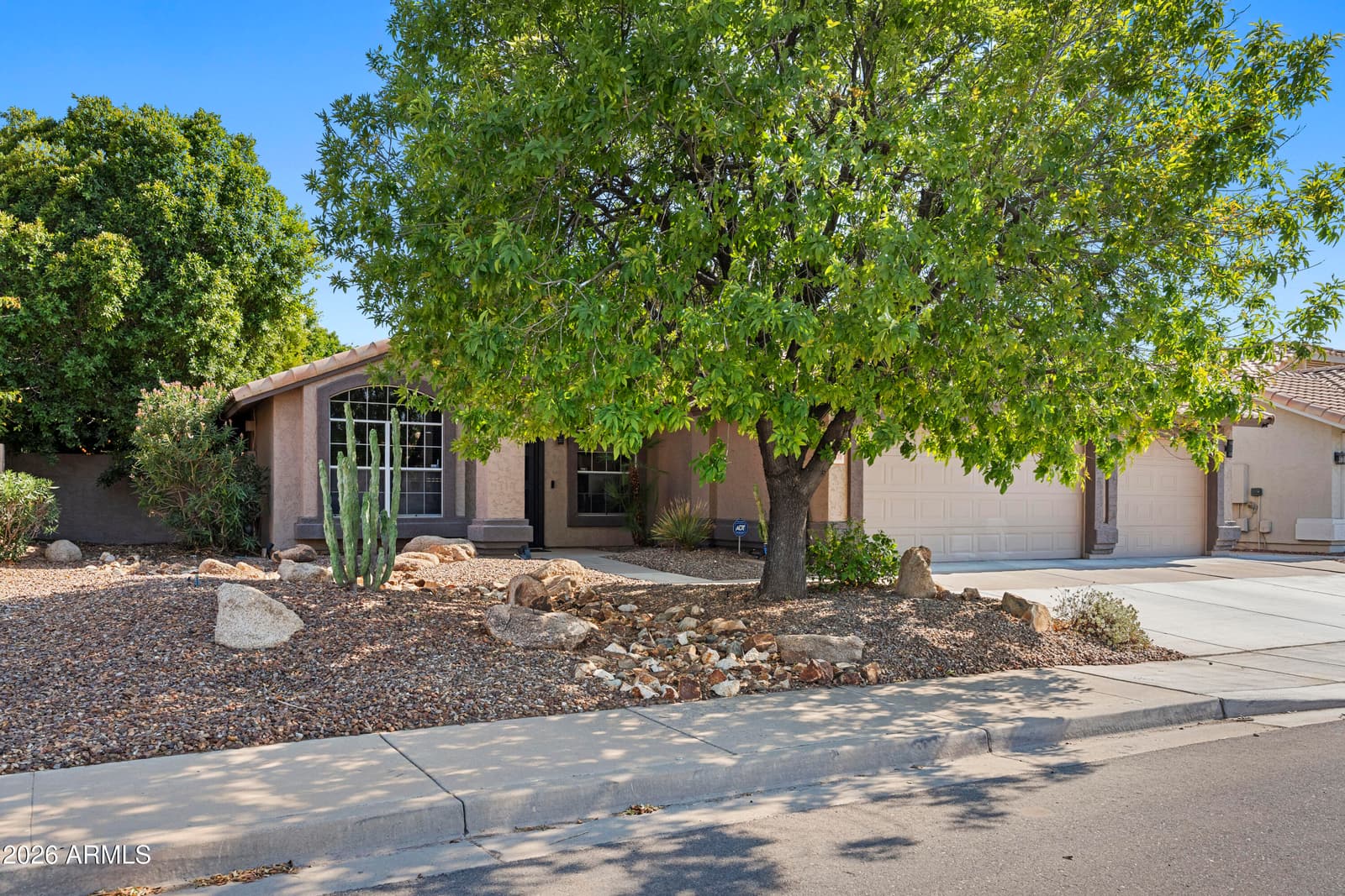 1711 W SPRINGFIELD Way, Chandler, AZ 85286 — photo 4 of 74